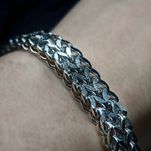 Load image into Gallery viewer, Viking Wolf Head Bracelet