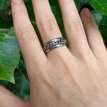 Load image into Gallery viewer, Sooki Collective spinning chain ring, stainless steel, unisex fidget ring, ADHD, anxiety relief