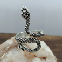 Load image into Gallery viewer, Adjustable Snake Ring