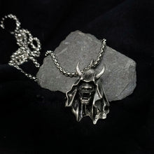 Load image into Gallery viewer, Hooded Oni  Mask Necklace
