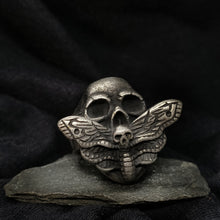 Load image into Gallery viewer, Death Moth Skull Ring
