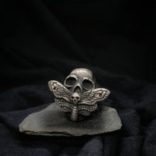 Load image into Gallery viewer, Death Moth Skull Ring
