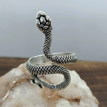 Load image into Gallery viewer, Adjustable Snake Ring
